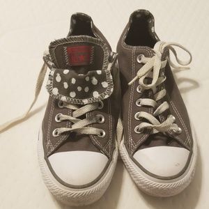 Gray double-tongue low top converse